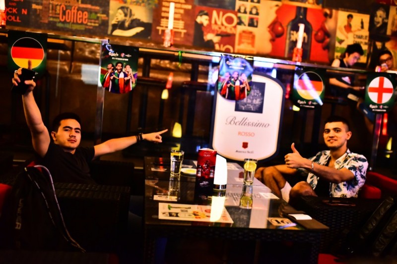 酒吧喝酒看世界杯,青岛欧洲杯看球酒吧