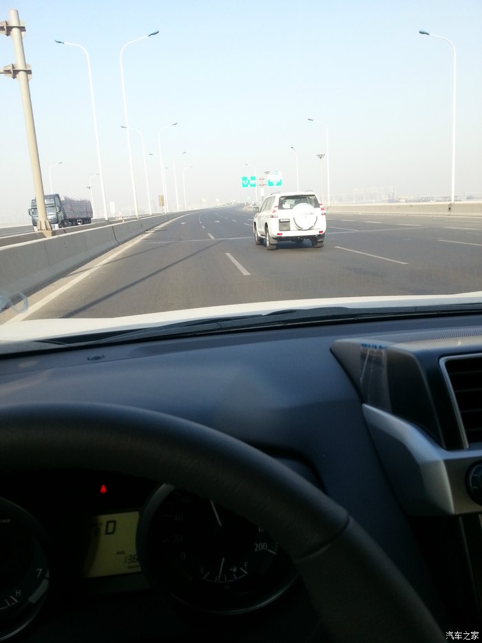 普拉多4000和兰德酷路泽4000油耗,lc250普拉多2.4t百公里油耗