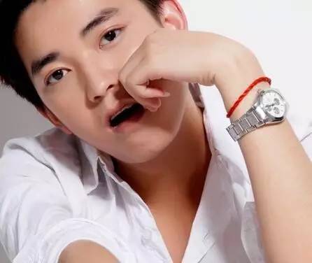 男士美白改变肤色的最好方法,男士夏季晒黑怎么快速美白