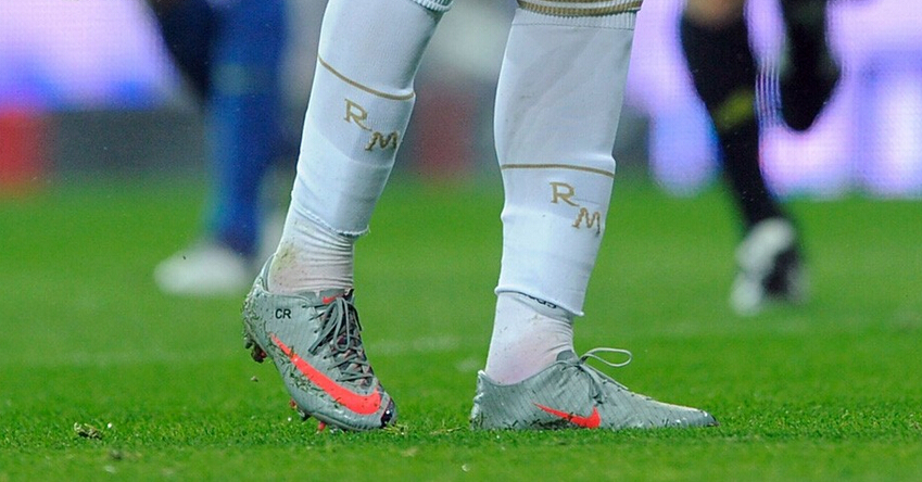 足球鞋nike传奇系列,耐克刺客cr7足球鞋推荐