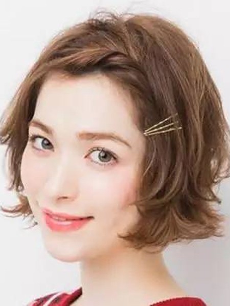 穿汉服中短发扎丸子头怎么扎好看,显年轻的发型扎法半扎短发