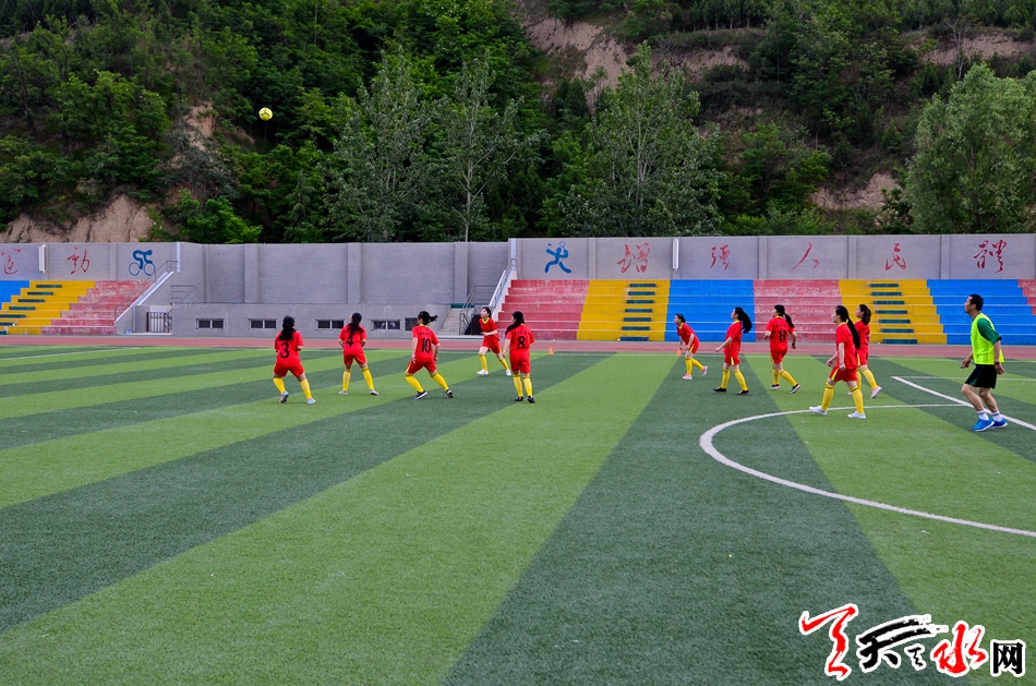 铿锵小玫瑰！麦积首支农村女子足球队真不简单