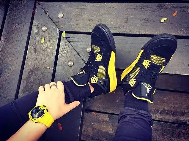 头条|Jordan4史上超人气的11款绝美配色！“乔4大年”就是今年了