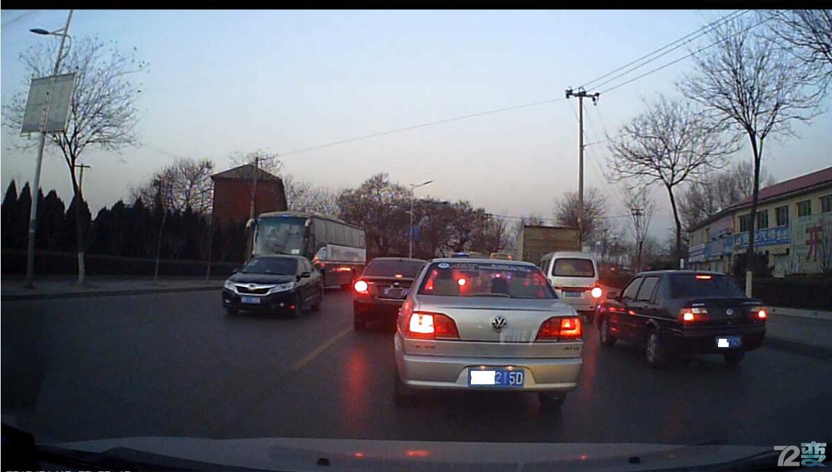 如何选购行车记录仪后视摄像头,如何选购行车记录仪呢