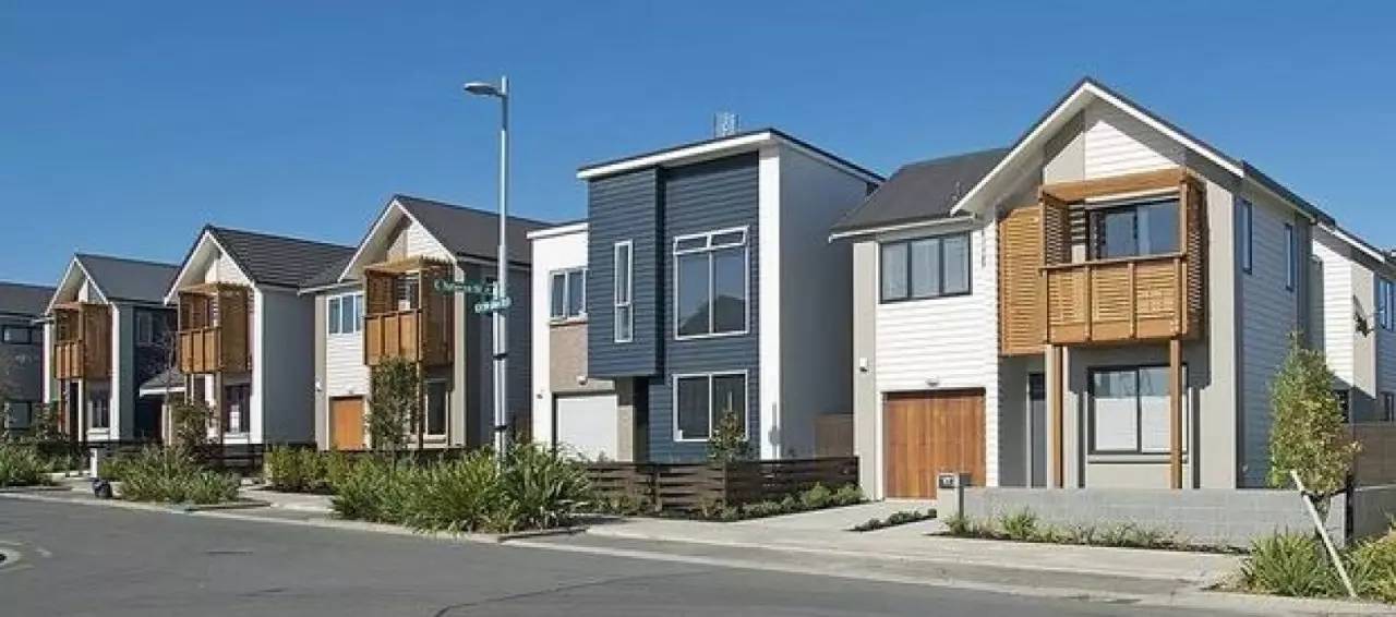 想在城市里买块地建房楼,想在城里买地建房