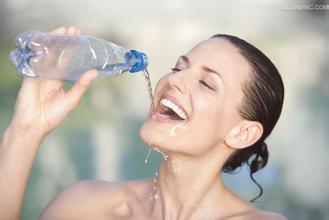 玉泉山皇家饮用水,天下第一泉矿泉水