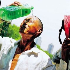 中暑常见的四种表现,中暑的七大症状