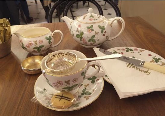 英国脱欧，去腐国买买买究竟有多划算？