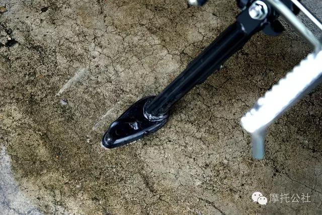 铃木gw250双缸水冷最新款街车,gw250神车到底怎么样