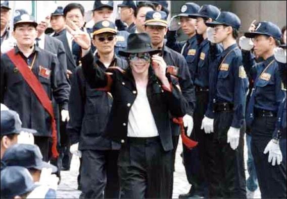 迈克尔杰克逊最后一次彩排曝光,迈克尔杰克逊最后一次公开演唱会