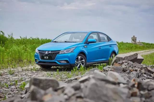 试驾纳智捷锐3：入门家轿？好用就是王道！