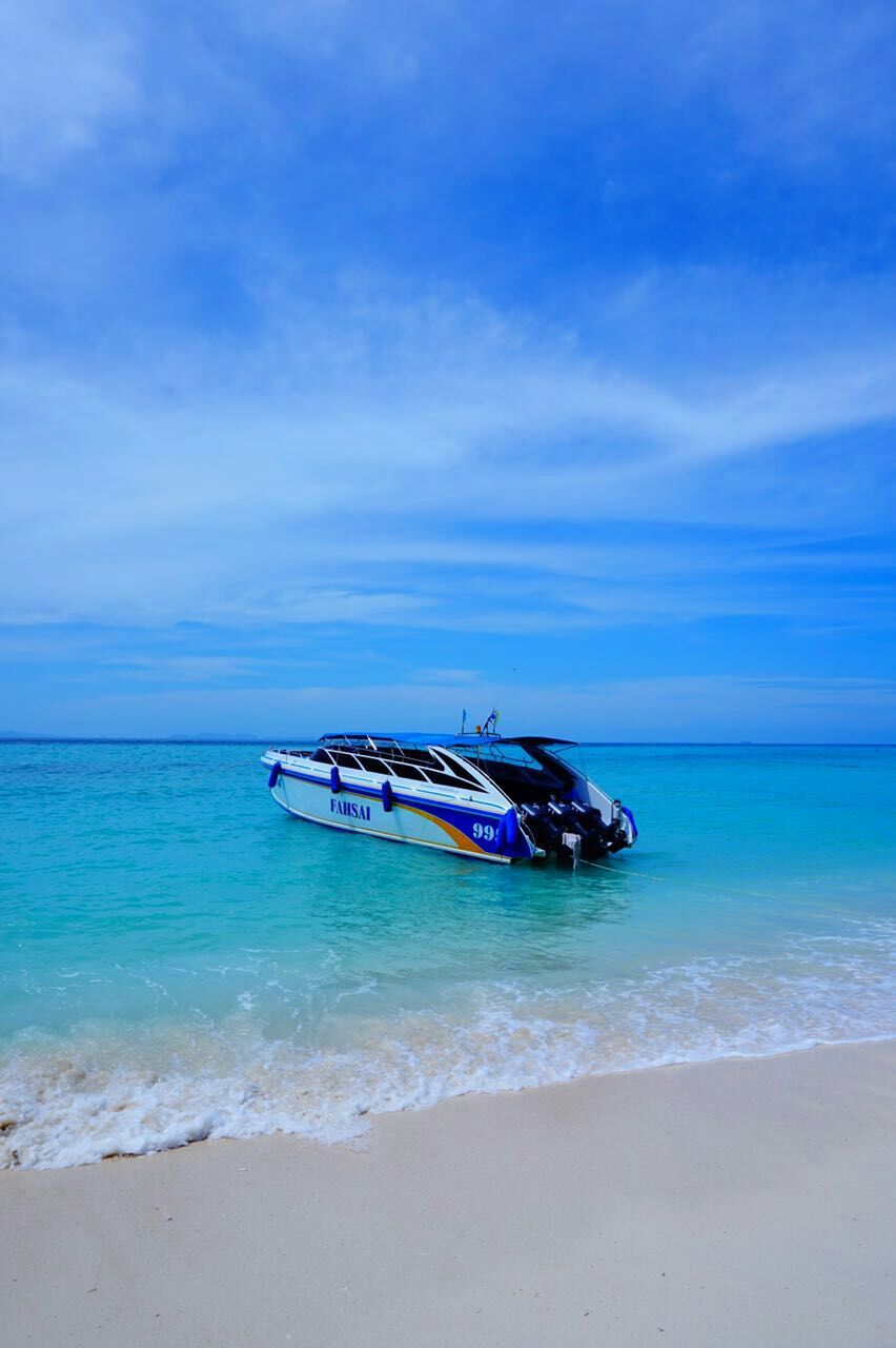 见摄者：普吉岛行之三珊瑚礁的梦，梦幻般的蓝，和蜥蜴面对面