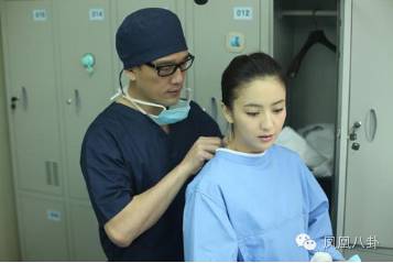 花10万订做西装,收入一半买雪茄!有一种霸道总裁叫做王耀庆