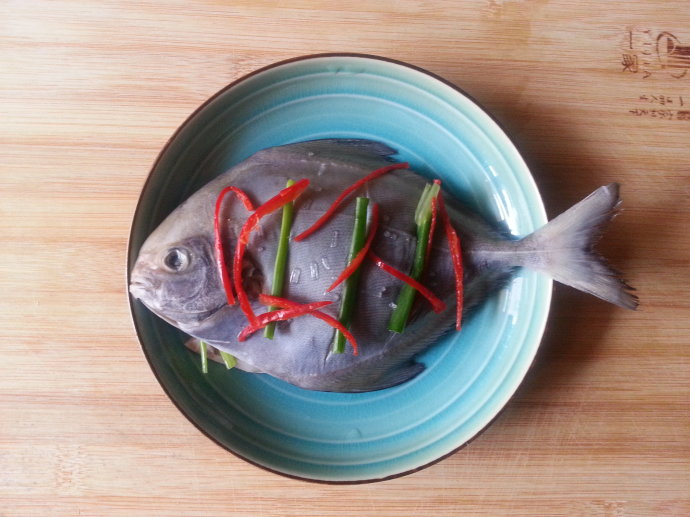 蒸小鲳鱼家常做法大全,油蒸斗鲳鱼