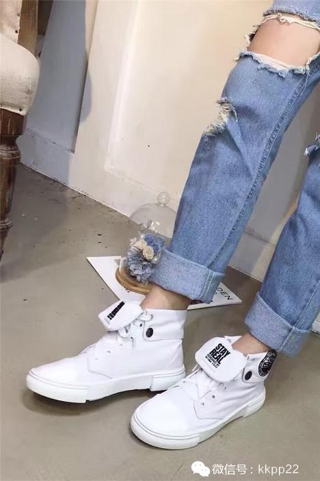 穿着大气大方简单,简约大方很有高级感