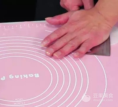 水晶虾饺兔子做法,广东兔型虾饺做法