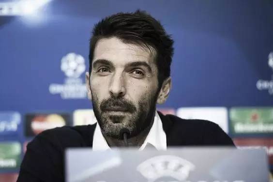 今晚半决赛！快来做一个时髦的伪球迷？