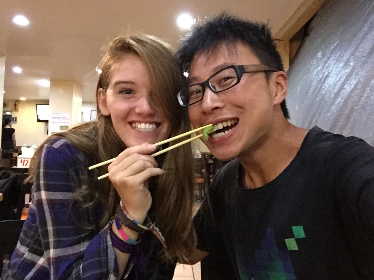 一个陕西汉子花7万元环游地球1圈,还带回一个美国女友!