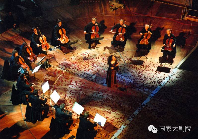 盛夏的狂欢陈冰,夏季的狂欢球迷的足球盛宴