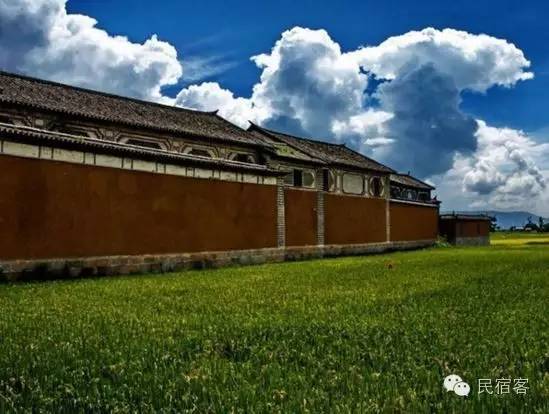 这个歪果仁倾其所有到大理开民宿，竟然成为中国小型度假酒店NO.1