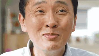 他报复社会的方法是写一本让你看完很饿、饿完又欲火焚身的书