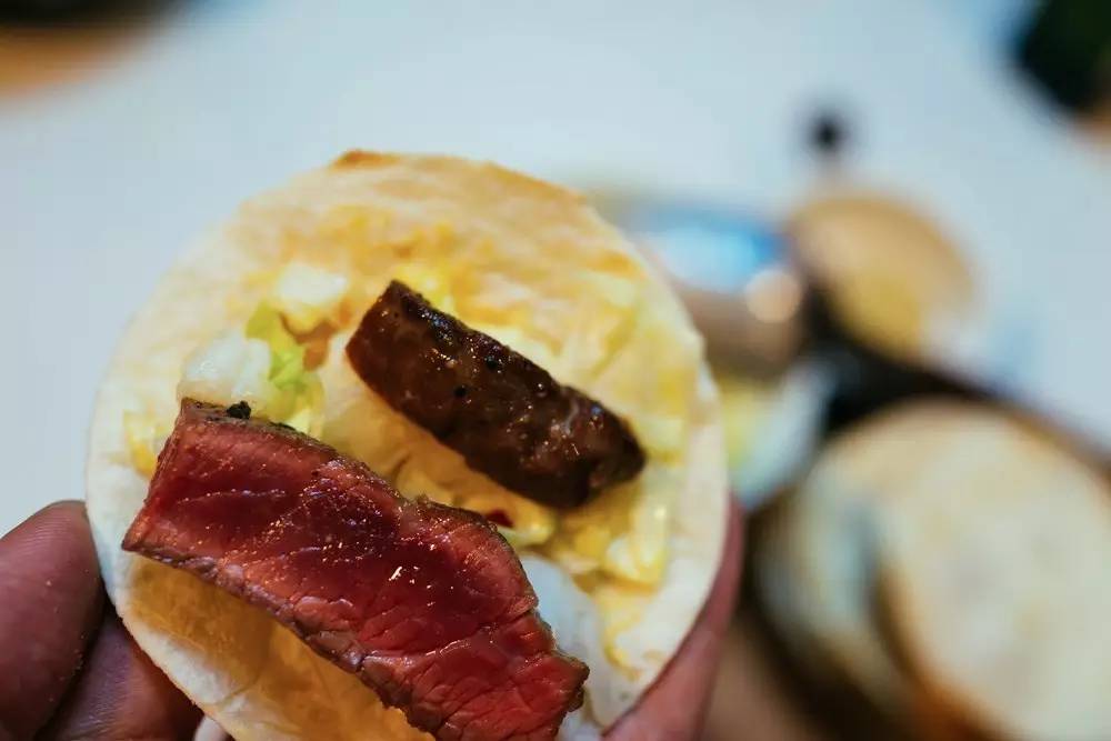 芝麻酱拌牛肉卷,黑胡椒酱汁牛肉卷的做法