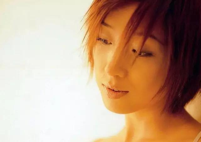 这个日本女人，曾是华语乐坛的半壁江山