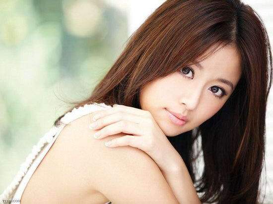 法令纹对男人和女人颜值的影响,法令纹对面部的影响