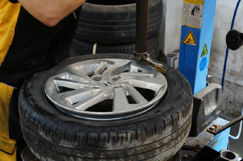 天上掉轮胎,倍耐力新p1轮胎测评视频