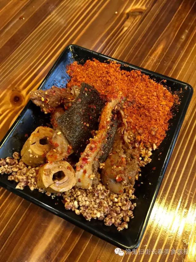 我发现了一家贼盖贼盖的串串他家的冒菜堪称神品！