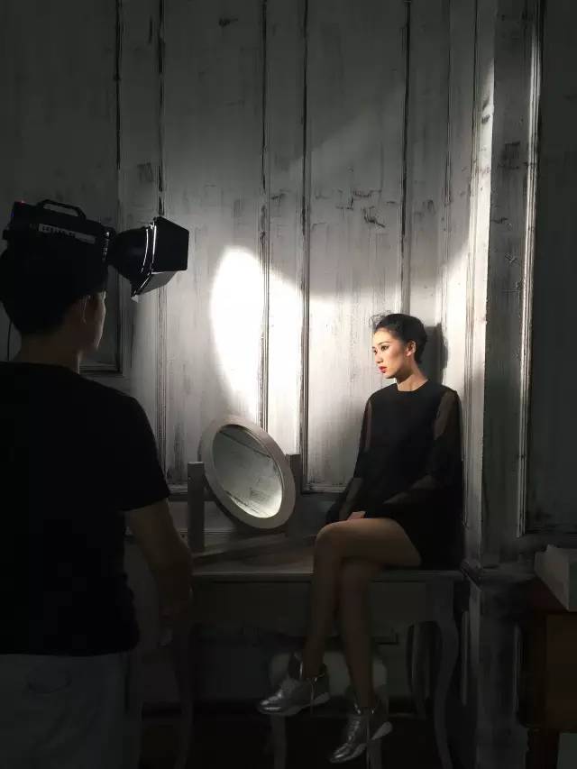 一秒变巨星，重姐绝美彩妆大片抢先看！