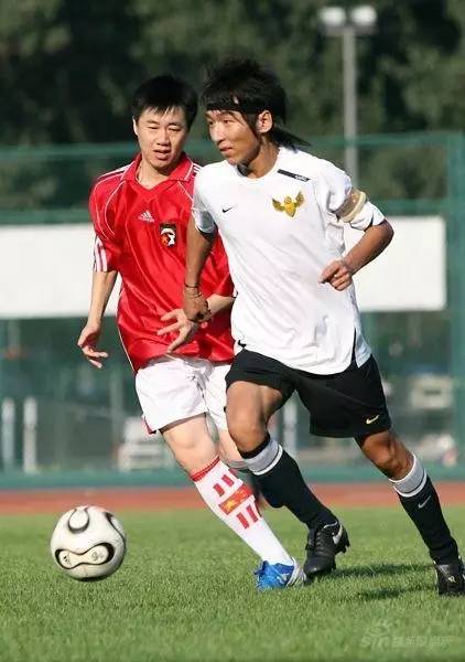 鹿晗踢球明星队,鹿晗踢球什么水平