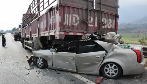 新手下雨天跑高速注意什么呢,新手开夜车上高速注意哪些事项