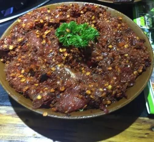 同样一家店，别人排成“葛优瘫”，我们吃到嗨翻天！