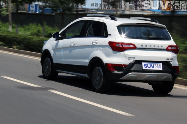 代步好选择SUV汽车网评测北汽绅宝X25