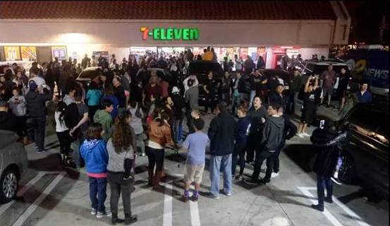 史上最高15亿美元彩票已开奖美国彩票爆表美国人都疯了!