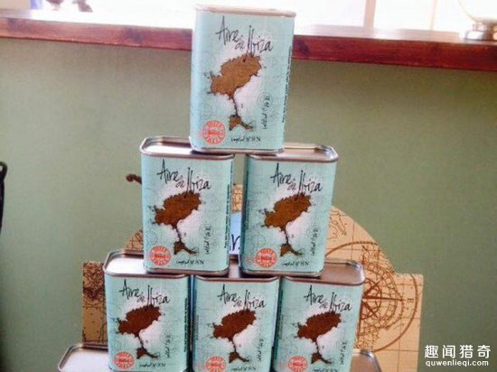 西班牙伊比萨岛卖打不开的空气罐头：买的都是真情怀