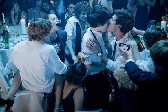 好看的现实主义电影推荐,这是个看脸的社会吗