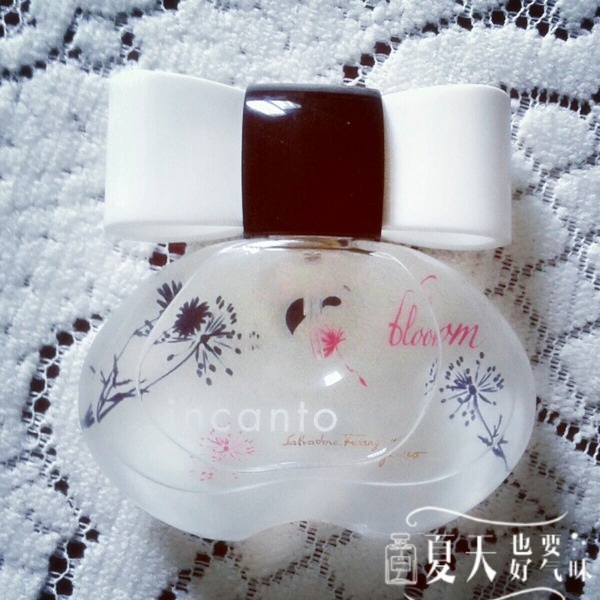 下雨天小神器,下雨天遮雨神器搞笑