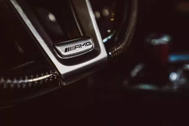 玩改装就要自己动手,玩改装的奔驰