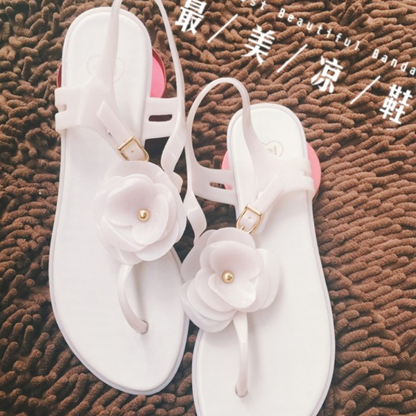 下雨天小神器,下雨天遮雨神器搞笑