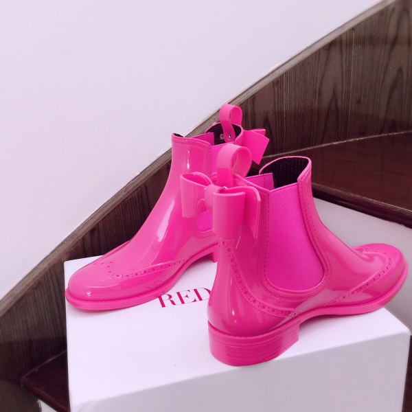 下雨天小神器,下雨天遮雨神器搞笑