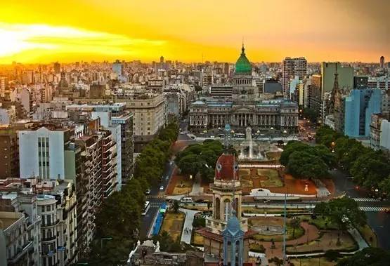 成都一套房的钱，在国外可以买些啥？看完我整个人都不好了