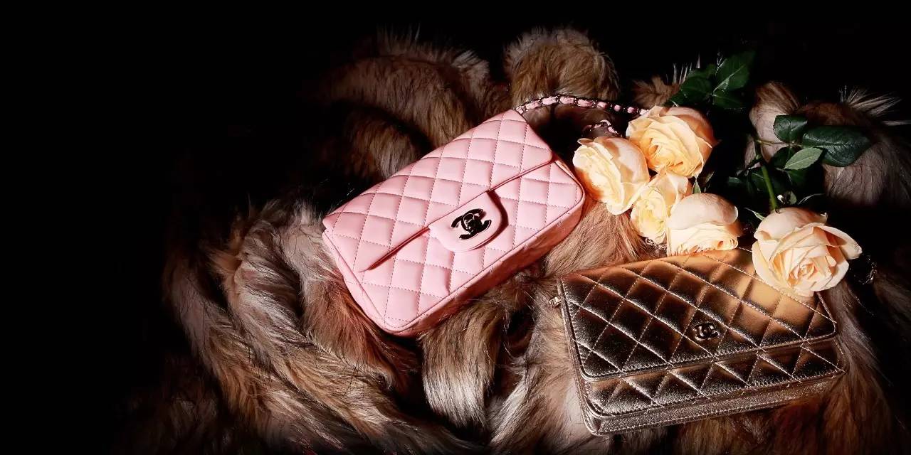 融资100万她回收闲置奢侈品包让包迷染上买卖二手的瘾二次售卖毛利30%