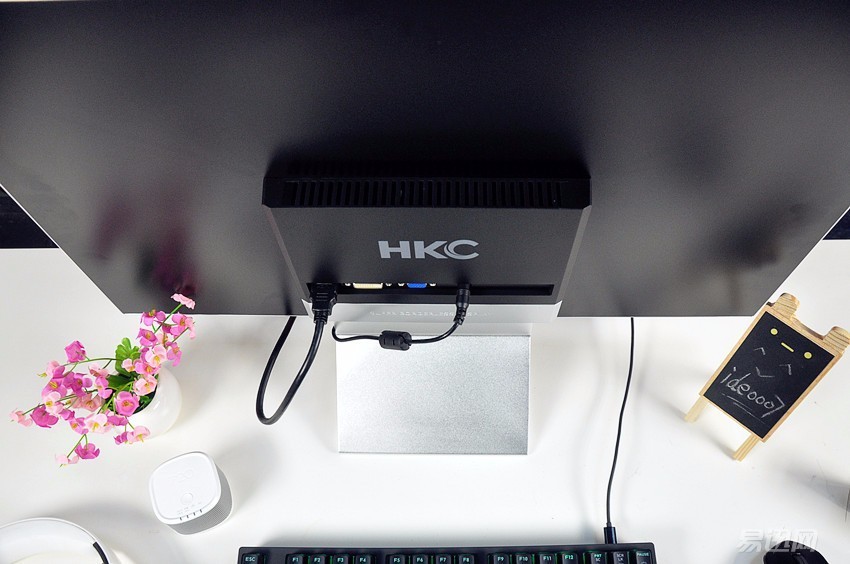 专门为设计师提供的一款显示器,设计师为什么喜欢苹果电脑