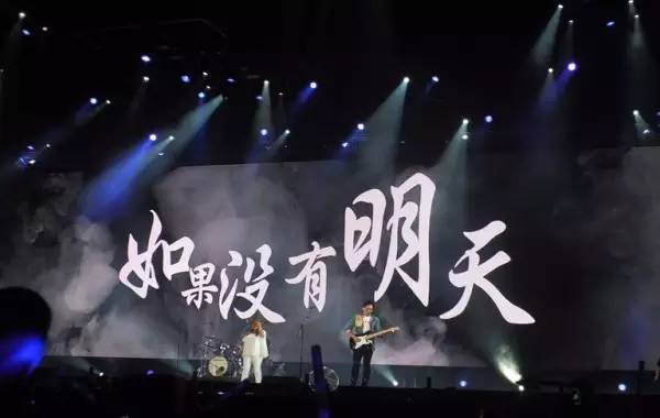 bigbang最新的演唱会,最新bigbang演唱会