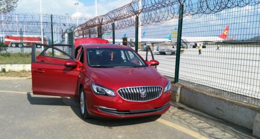 空间足够乘坐舒适,空间宽裕动力足够家用