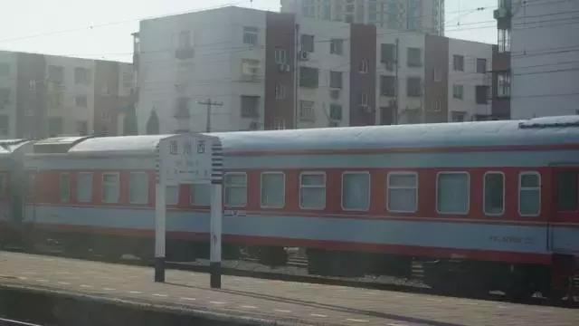 北京开往春天的列车旅游攻略,北京s2线开往春天的列车