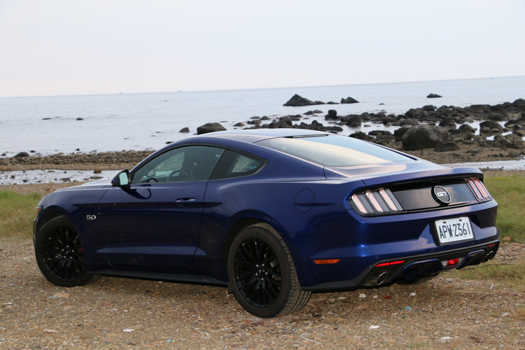 ford野马敞篷,野马mustang5.0眼镜蛇