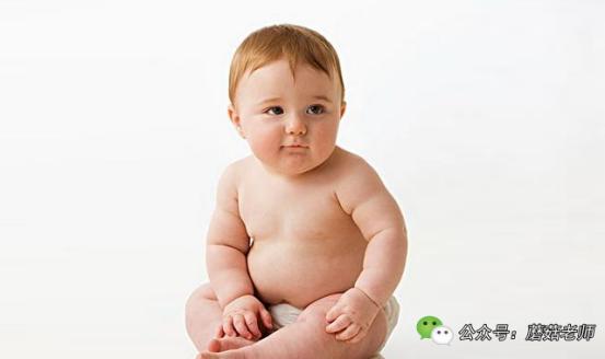 刚出生的宝宝斗鸡眼是怎么造成的,新生宝宝斗鸡眼正常吗
